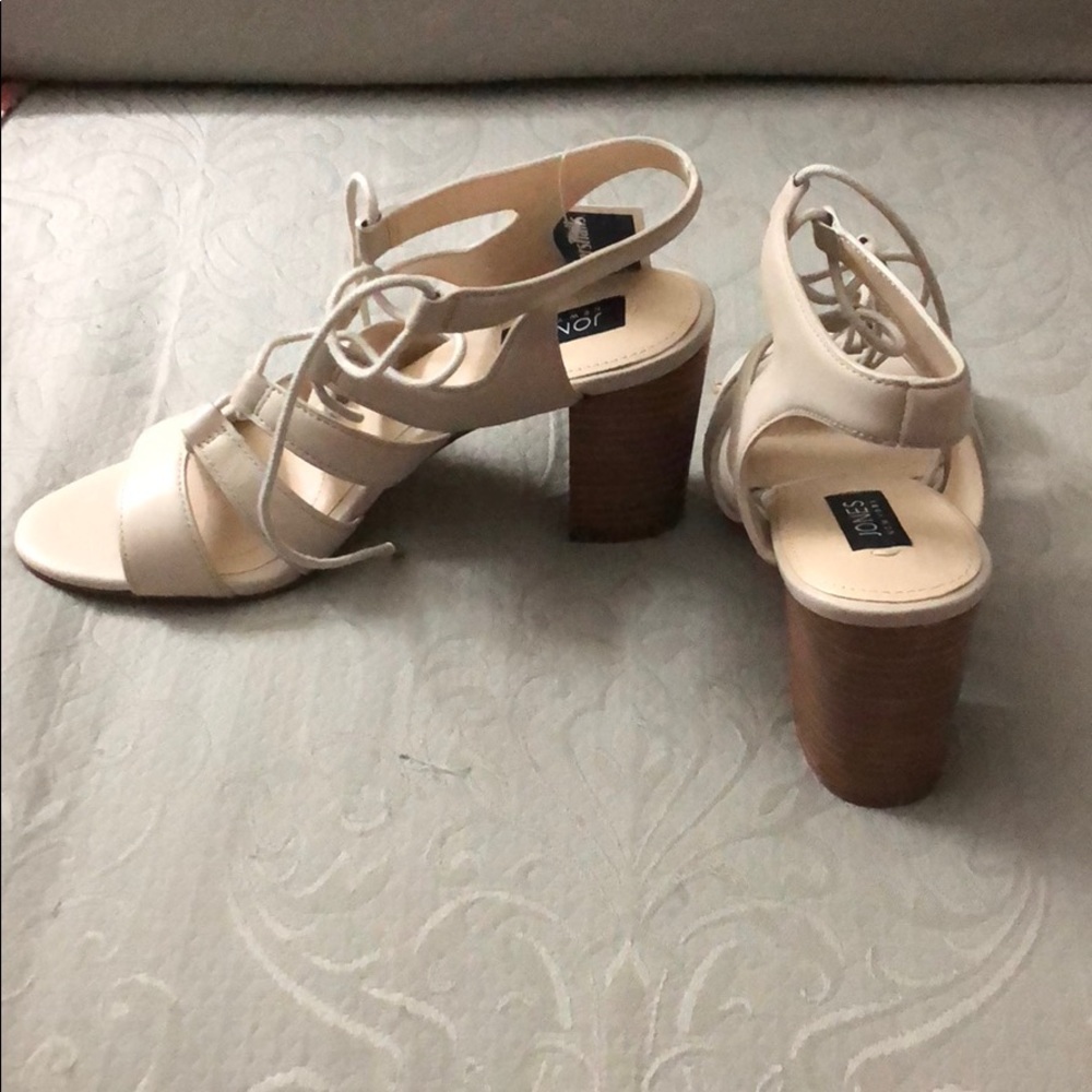 Jones NY Strappy Sandel